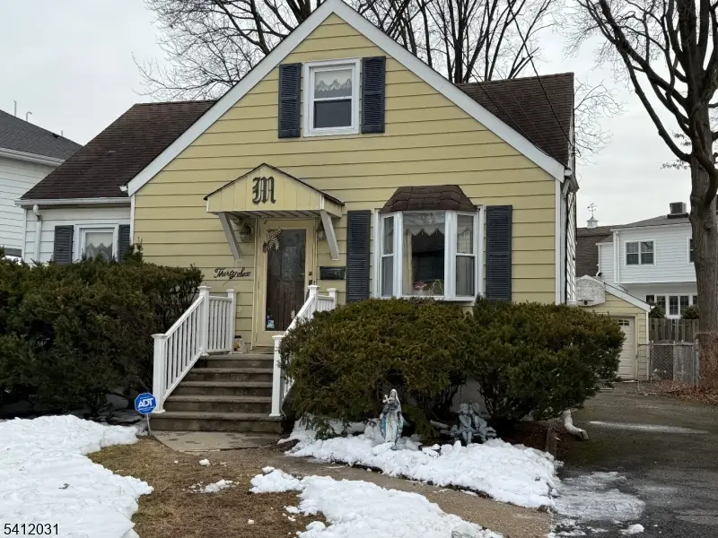 36 Kearney St, Lyndhurst, NJ 07071 - #1