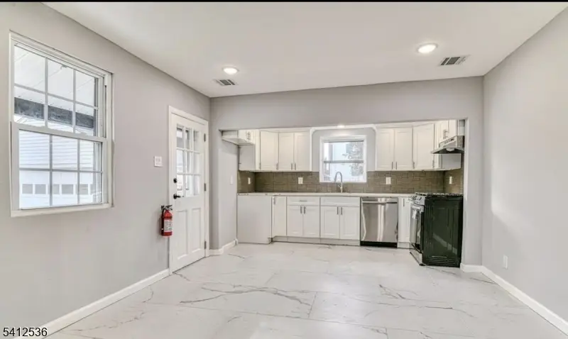 685 Edgewood Pl, North Brunswick, NJ 08902 - #2