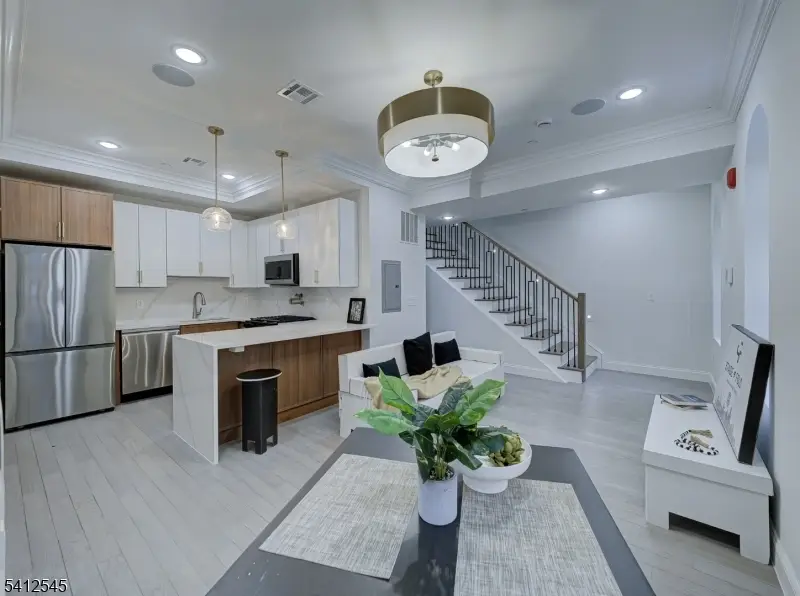 133 Clifton Pl #2, Jersey City, NJ 07304 - #1