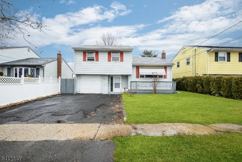883 Stacy Pl, Rahway, NJ 07065 - #1