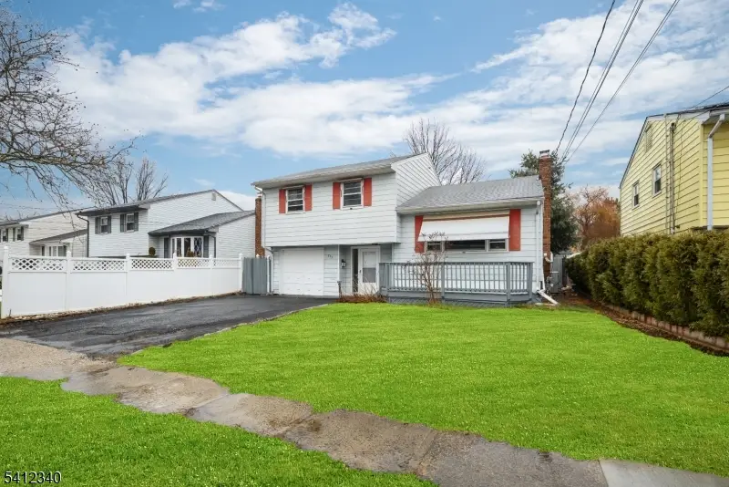 883 Stacy Pl, Rahway, NJ 07065 - #2