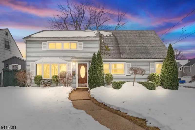 29 Park Ave, Iselin, NJ 08830 - #1