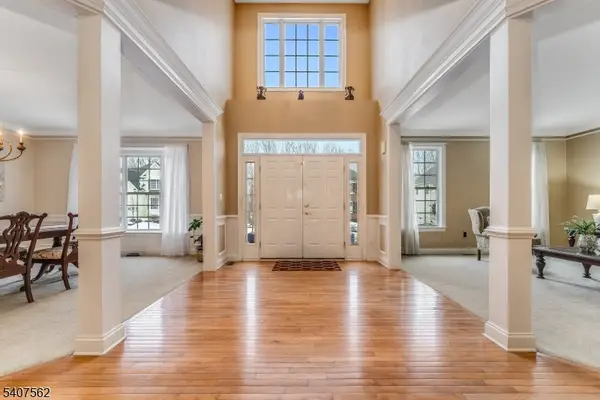 36 Crestview Dr, Clinton Twp., NJ 08809