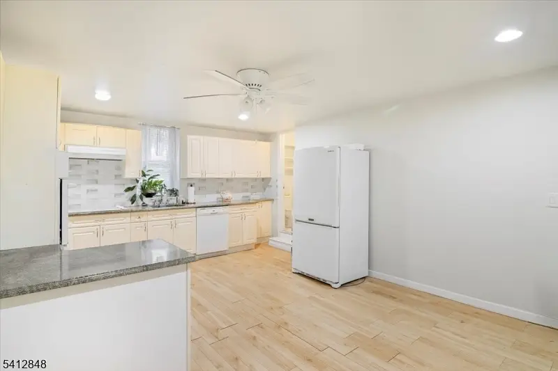 476 Harrison St, Nutley, NJ 07110 - #3