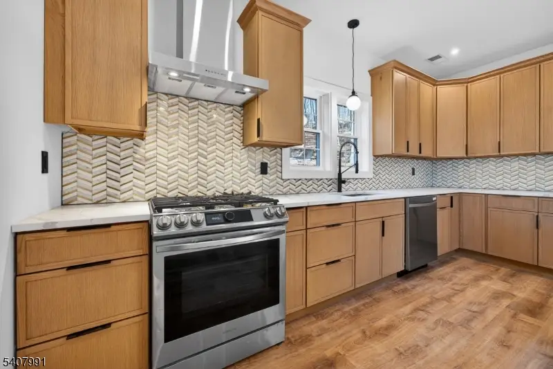 16 Valley View Dr, White Meadow Lake, NJ 07866 - #2