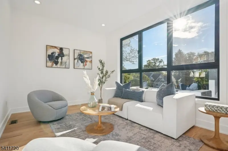 8 Fordham Road, Livingston, NJ 07039 - #3