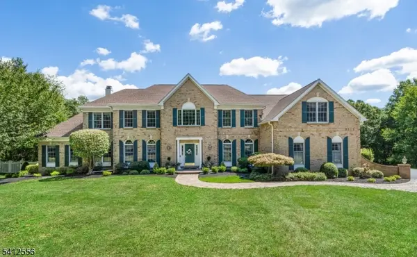 5 Surrey Ln, Washington Twp., NJ 07853