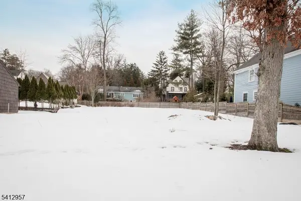 4 Parkview Ter, Summit City, NJ 07901