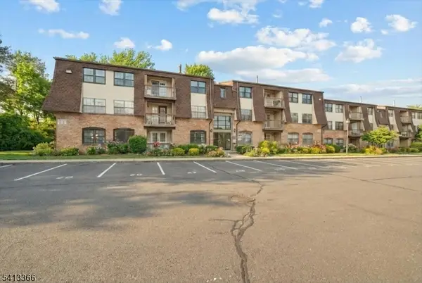 209 Green Hollow Dr, Woodbridge Twp., NJ 08830