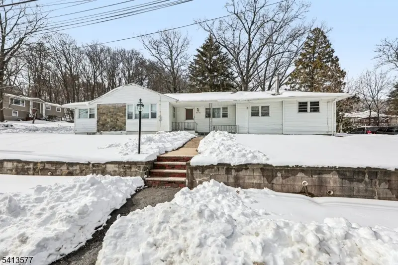 33 Lotz St, North Haledon, NJ 07508 - #1