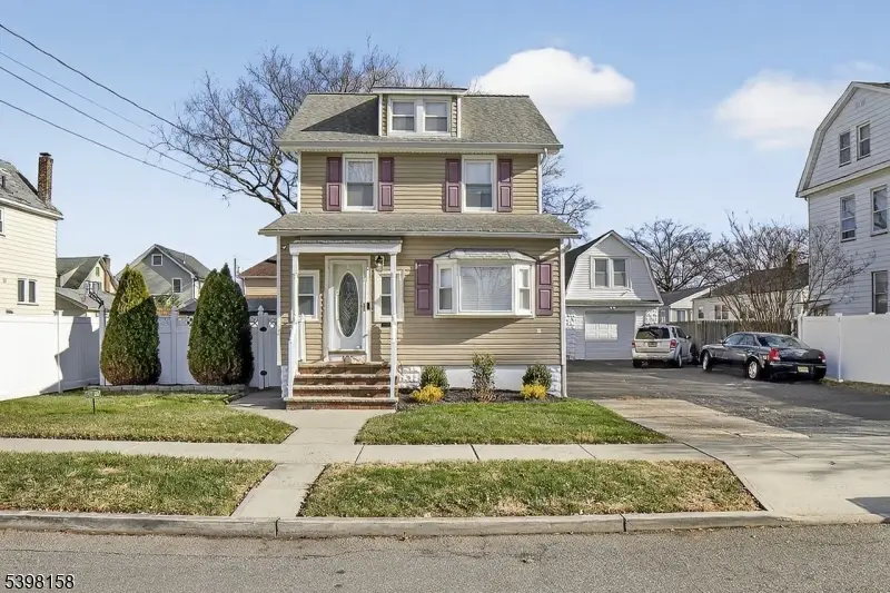 121 Myrtle St, Roselle, NJ 07203 - #1