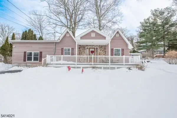 7 Oakwood Trl, Kinnelon Boro, NJ 07405