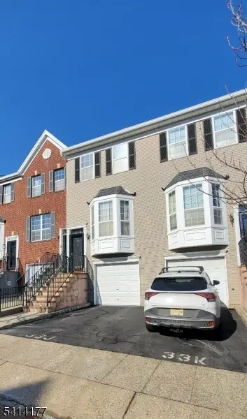 92 Perez Dr, Newark City, NJ 07103