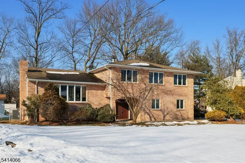 372 Willow Way, Clark, NJ 07066 - #2