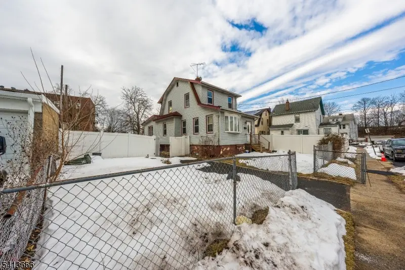 9-11 Stratford Pl, Irvington, NJ 07111 - #2