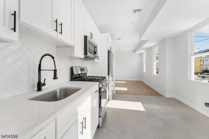 977 Sanford Ave, Irvington, NJ 07111 - #1