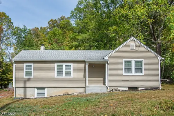 25 Lake Pochung Rd, Vernon Twp., NJ 07461