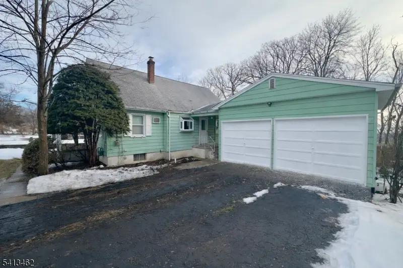 230 Macdonald Dr, Wayne, NJ 07470 - #2