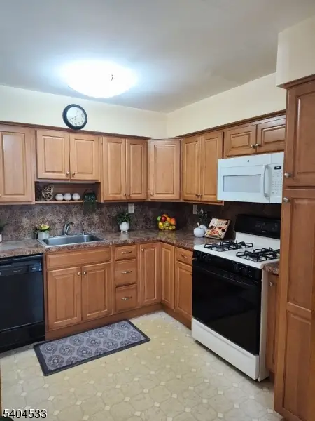 158 Pierre Ave, Garfield, NJ 07026 - #3