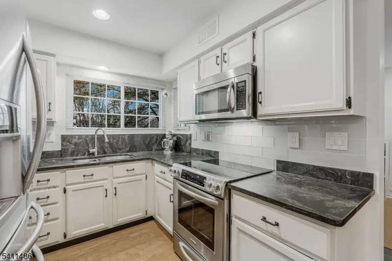 14 Tory Court, The Hills, NJ 07921 - #2