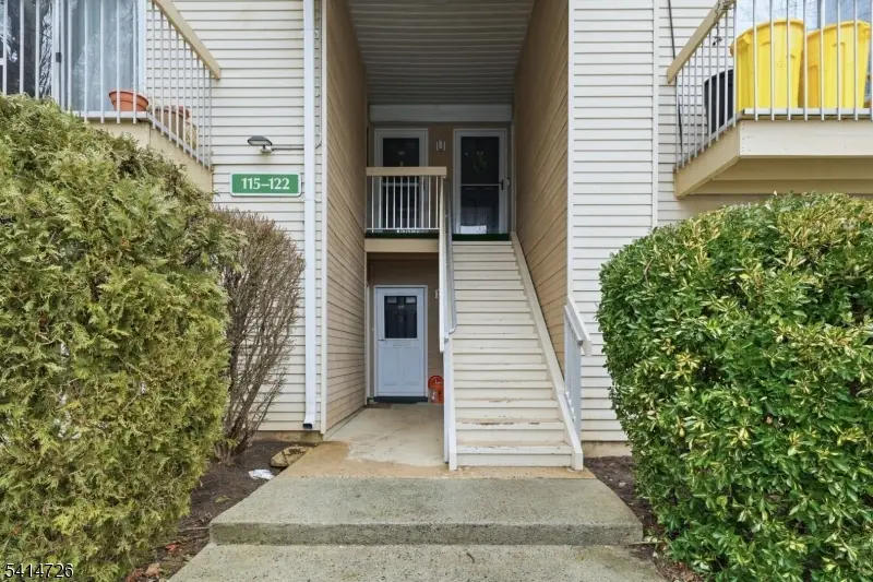 115 Applegate Ln, East Brunswick, NJ 08816 - #2