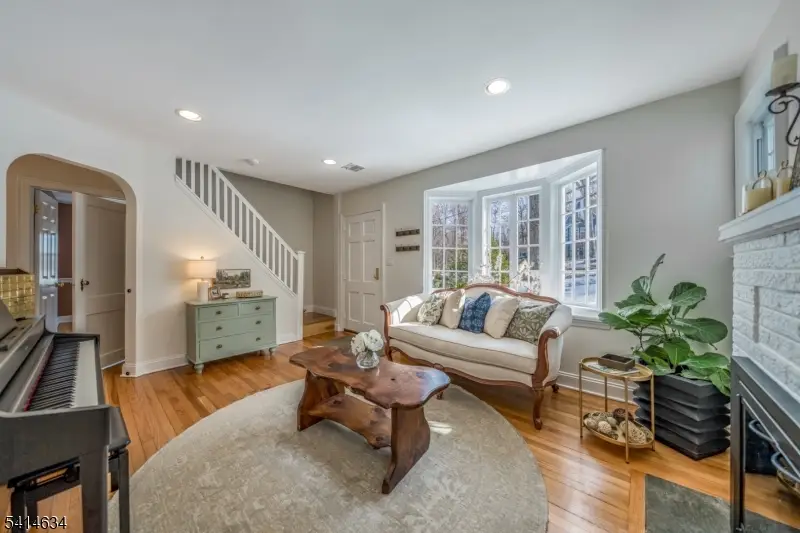 3 Long Hill Ln, Chatham, NJ 07928 - #2