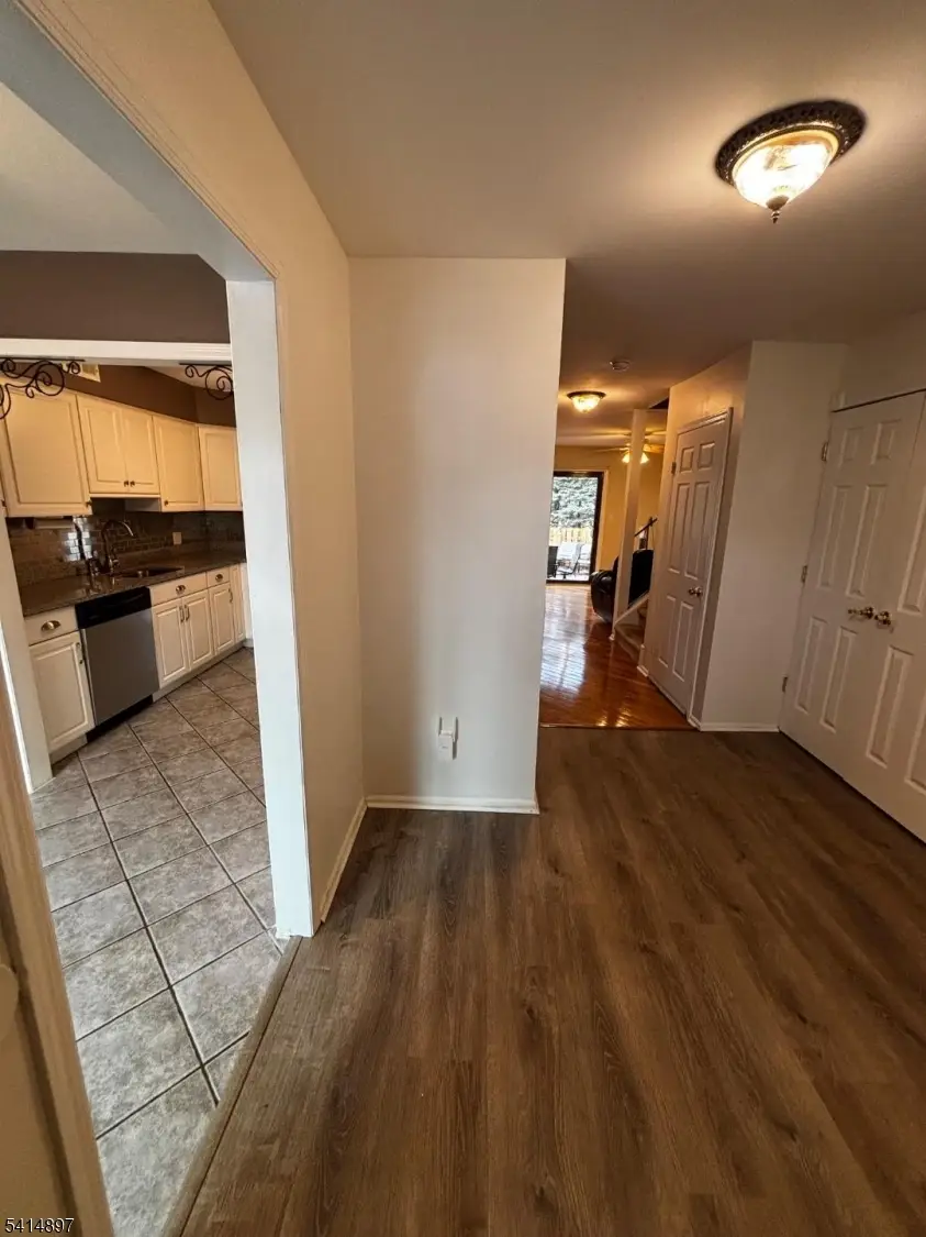 4 Peach Ct, Raritan, NJ 08822 - #2