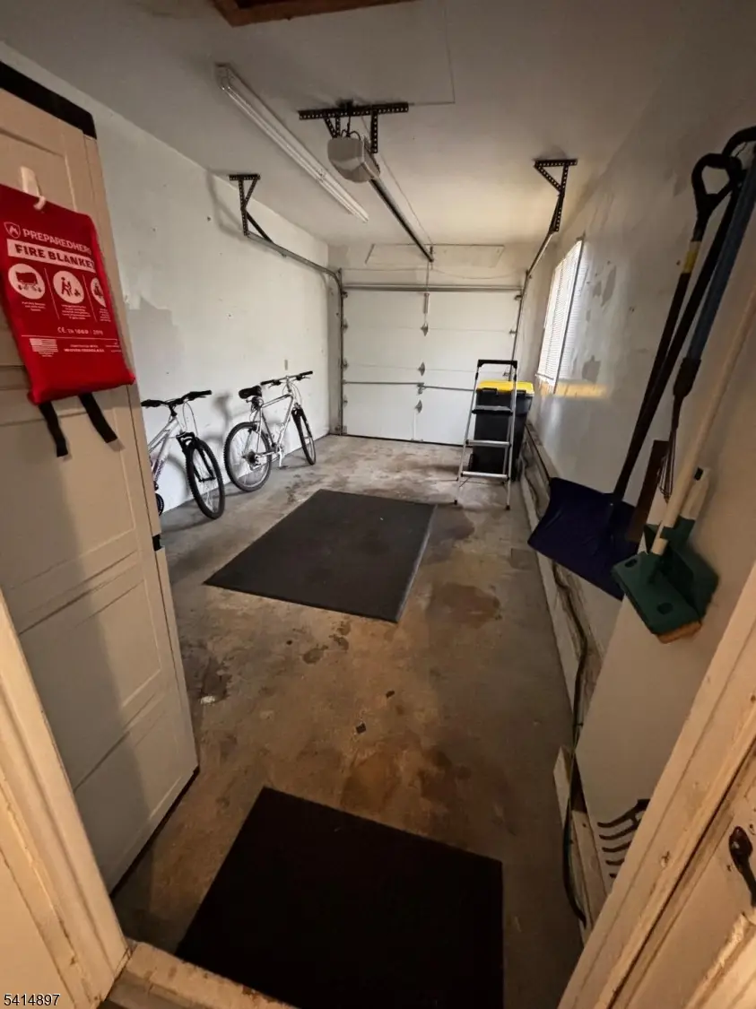 4 Peach Ct, Raritan, NJ 08822 - #3