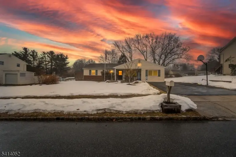 203 Powderhorn Dr, Lopatcong, NJ 08865 - #3