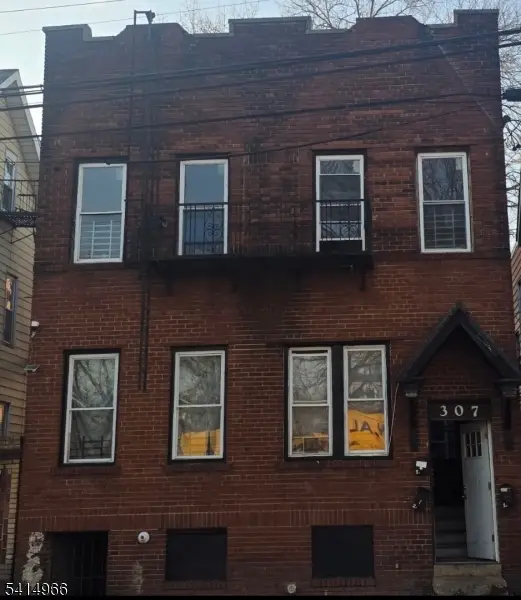 307 Clinton Pl, Newark, NJ 07112 - #1