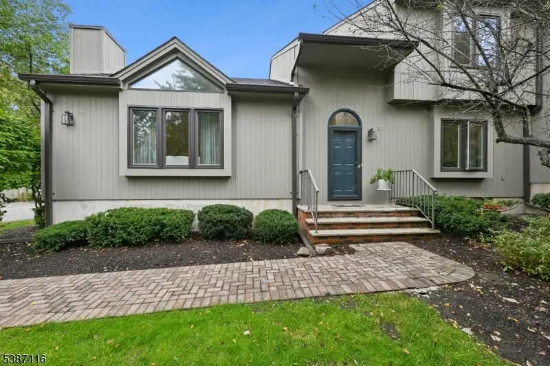 8 Sherwood Dr, Mountain Lakes, NJ 07046 - #1