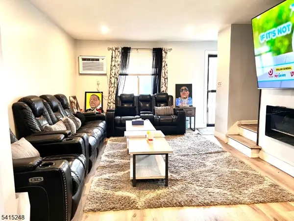 27 Melmore Gdns, East Orange City, NJ 07017