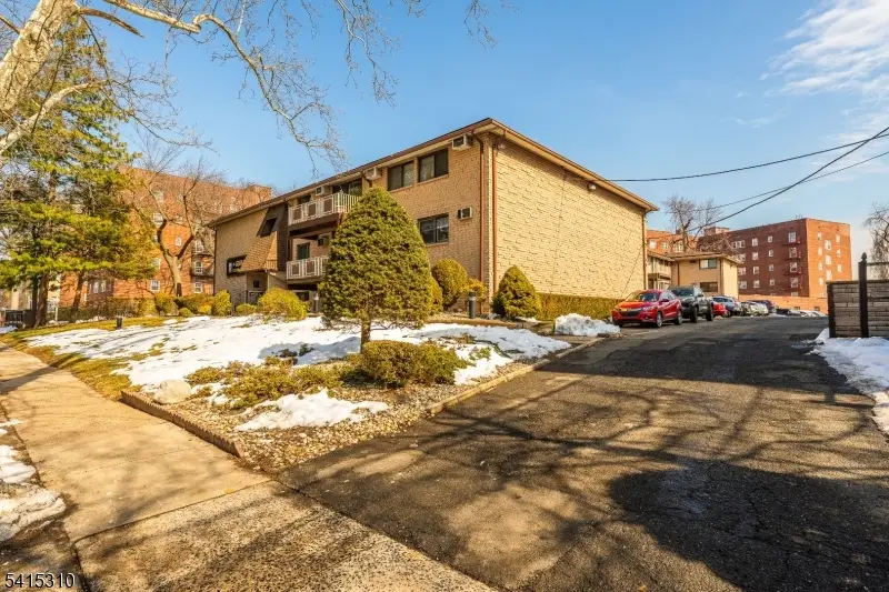 747 757 N Broad St #303, Elizabeth, NJ 07208 - #2