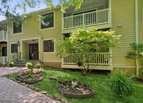 18 Foxwood Dr #H, Morris Plains Boro, NJ 07950