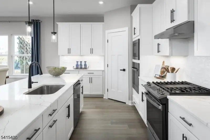 13 Thomas Knoll Blvd, Mansfield, NJ 07865 - #3