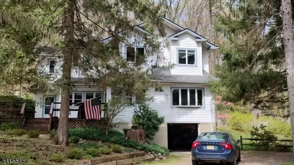 4 Emmet Roche Dr, Montville Twp., NJ 07045