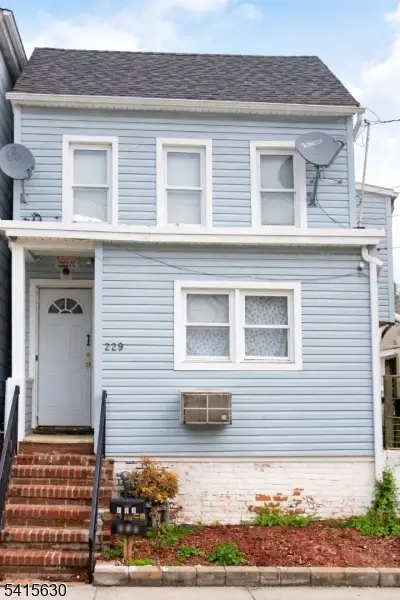 229 Marshall St, Elizabeth City, NJ 07206