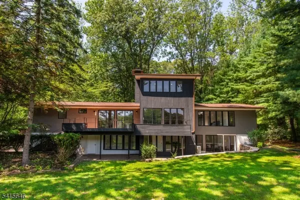 28 W Shore Rd, Mountain Lakes Boro, NJ 07046