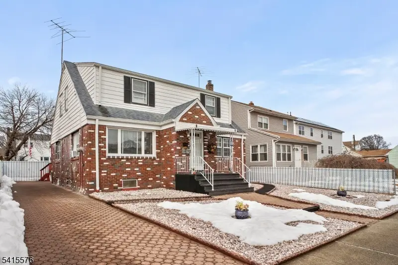 8 Kipp Pl, Paterson, NJ 07513 - #1