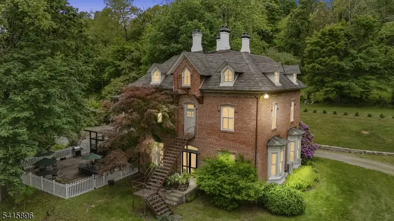 20 Belvidere Ave, Oxford, NJ 07863 - #1