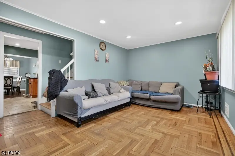 914 Inwood Pl, Rahway, NJ 07065 - #3