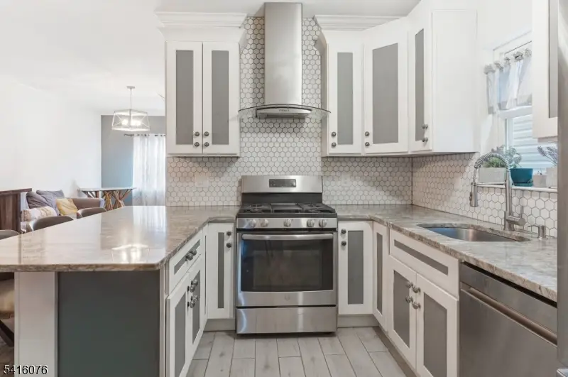 944 Flora St, Elizabeth, NJ 07201 - #2