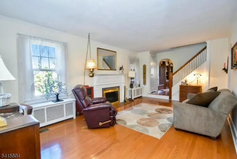 41 Iona Pl, Glen Rock, NJ 07452 - #2