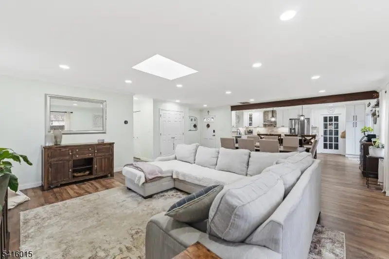 8 Johnson Rd, Franklin, NJ 08873 - #3