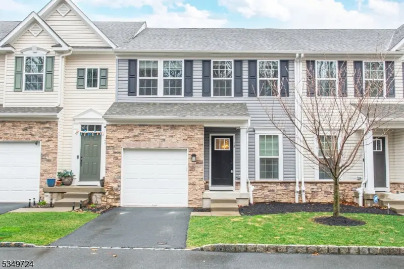 18 Trailwood Dr, Mount Arlington, NJ 07856 - #3