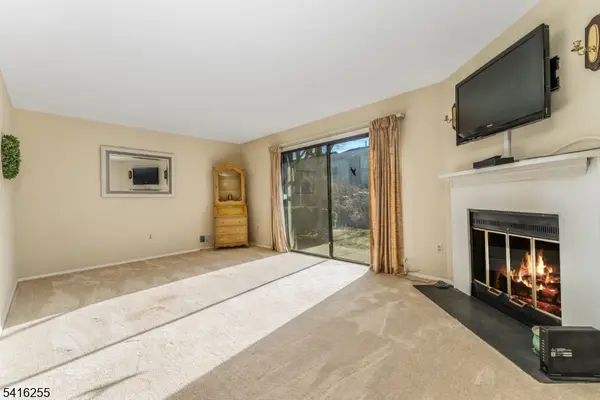 813 Spruce Hills Dr #813, Glen Gardner Boro, NJ 08826