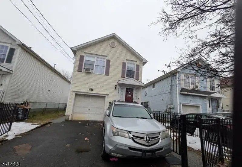 677 S 14th St, Newark, NJ 07103 - #1