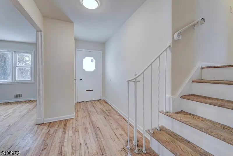 27 Old Short Hills Rd, Livingston, NJ 07052 - #3