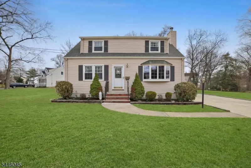 34 Maclennon Pl, Fanwood, NJ 07023 - #1