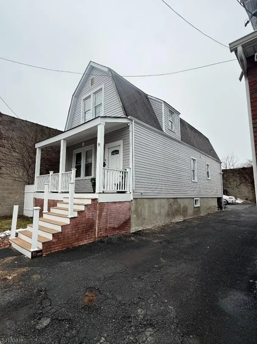9 Berkshire Pl, Irvington, NJ 07111 - #1
